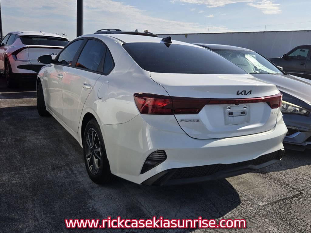 Used 2023 Kia Forte LXS w/ LXS Technology Package FWD image 6