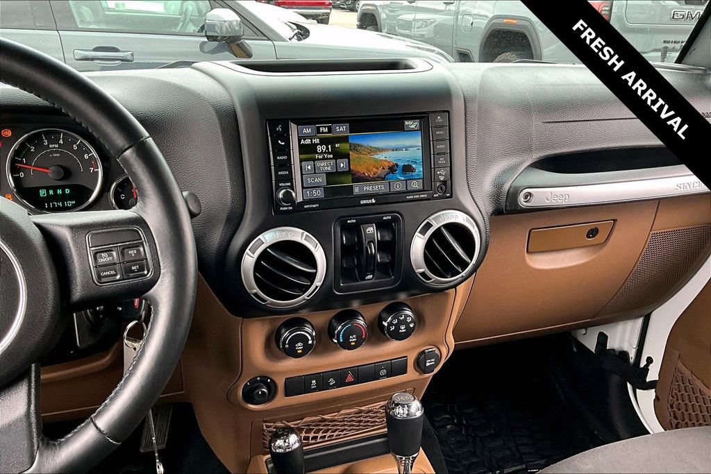 Used 2016 Jeep Wrangler Unlimited Sahara image 9