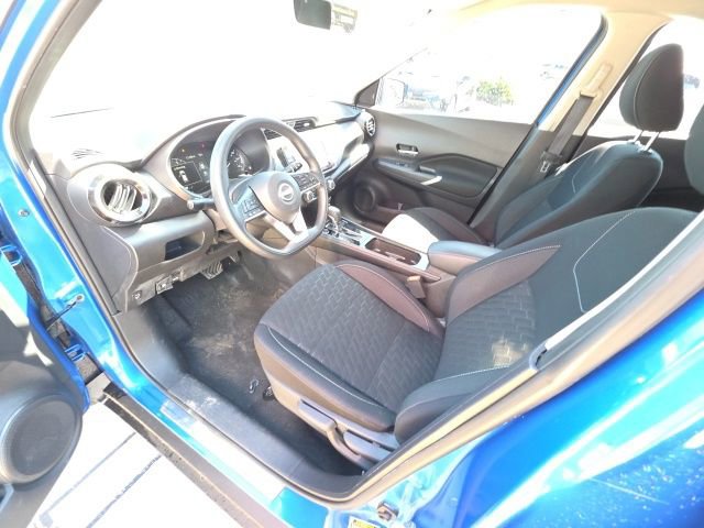 Used 2024 Nissan Kicks SV w/ Interior Electronics Package FWD image 12