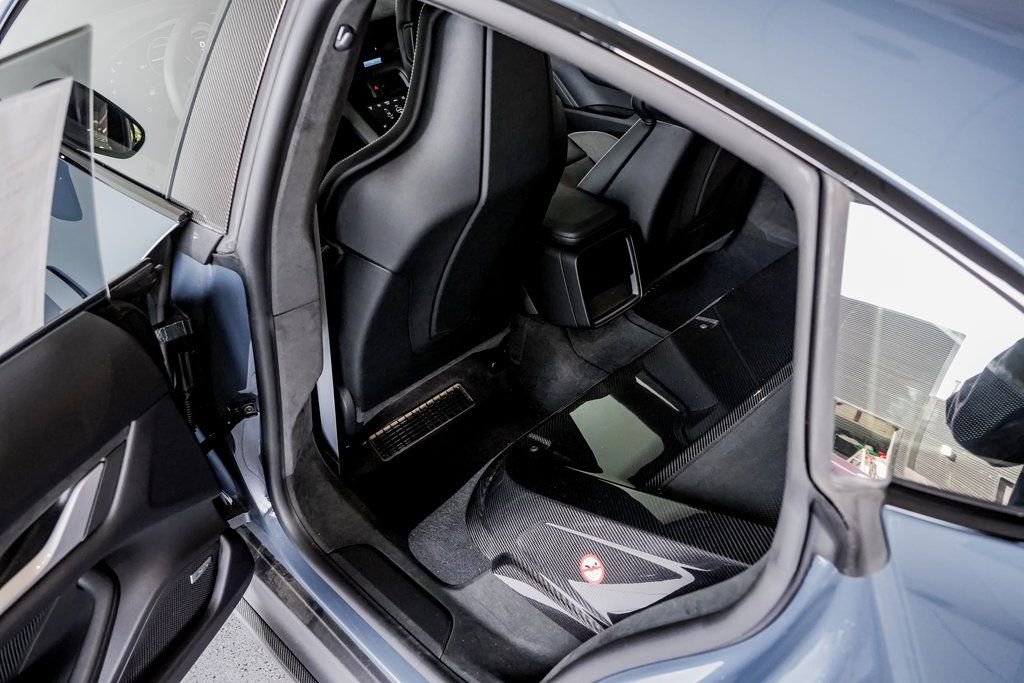 Certified 2025 Porsche Taycan Turbo GT image 23