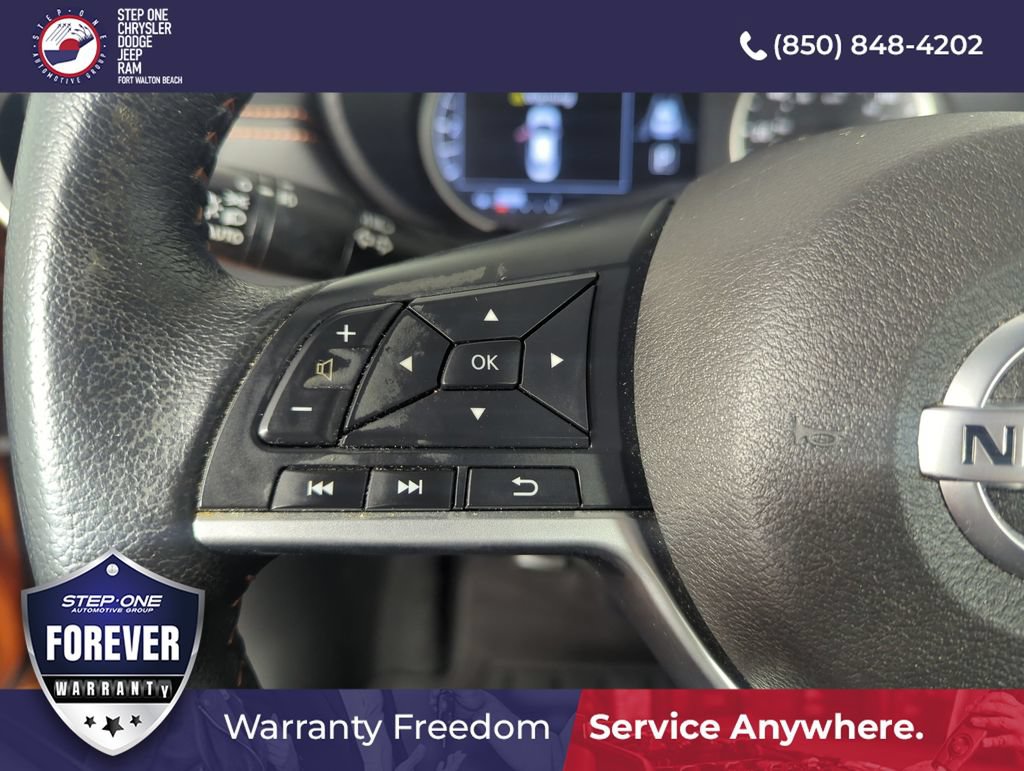 Used 2021 Nissan Versa SR FWD image 20