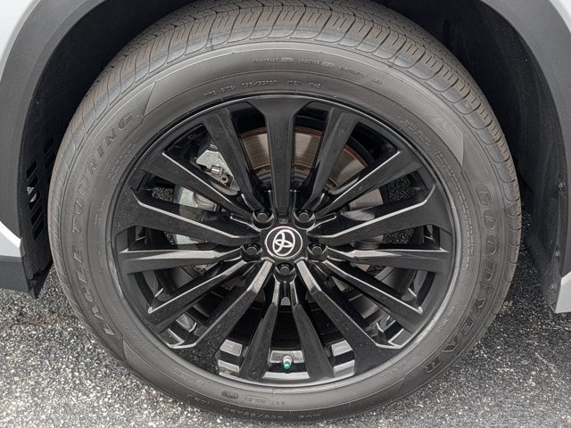 Used 2024 Toyota Highlander XSE AWD/4WD image 11