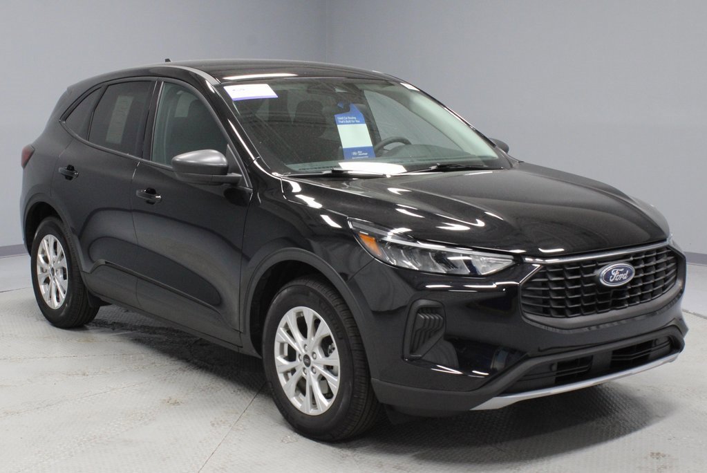 Certified 2025 Ford Escape Active image 1
