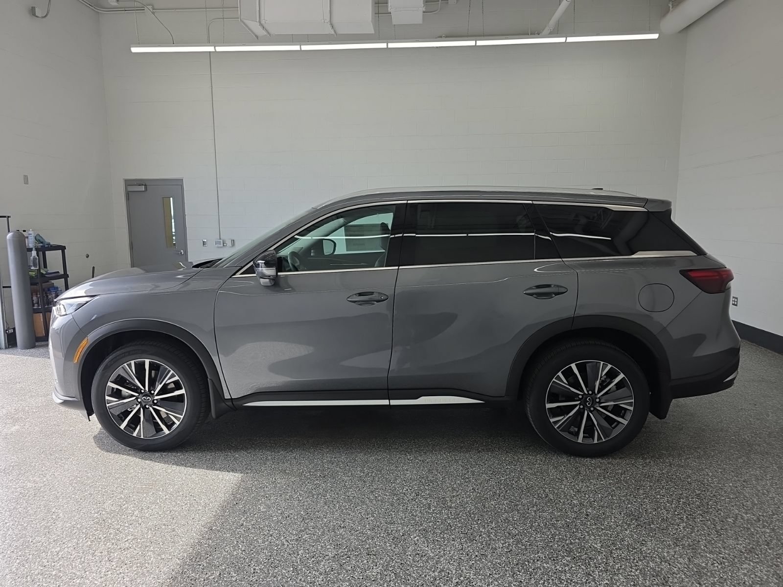 New 2026 INFINITI QX60 Luxe w/ Cargo Package AWD/4WD image 2