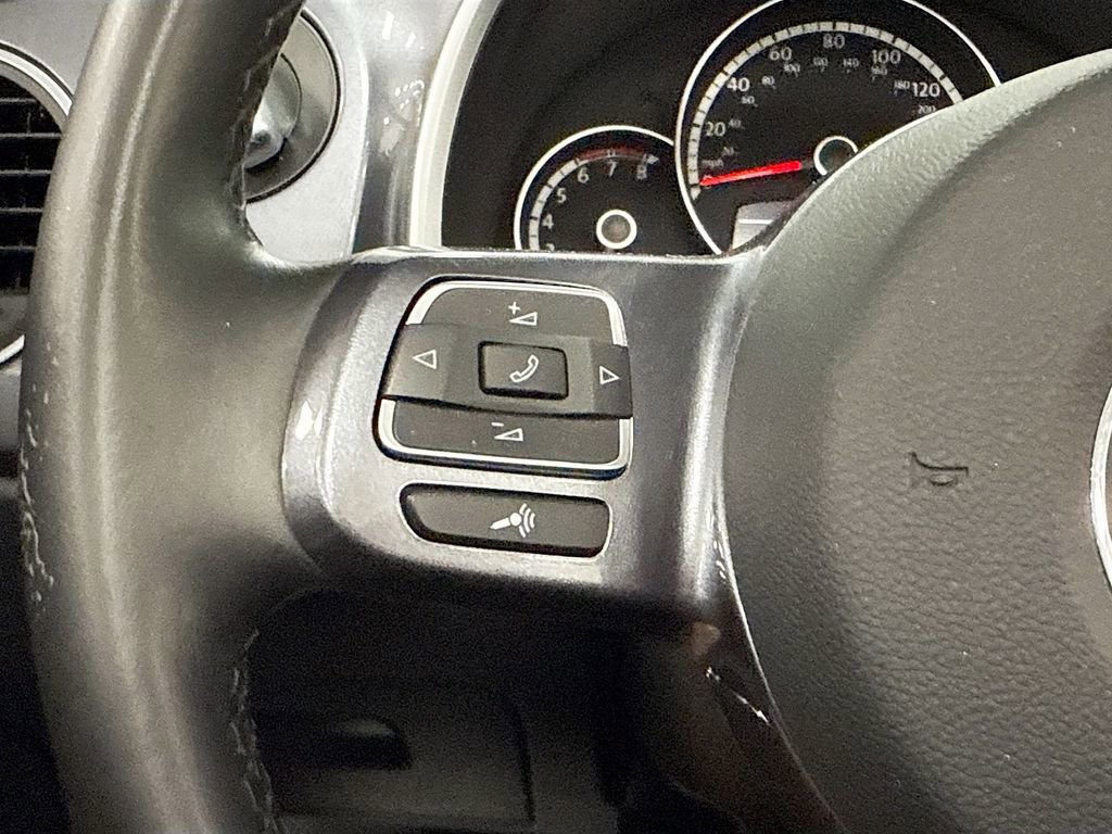 Used 2013 Volkswagen Beetle 2.5 image 19
