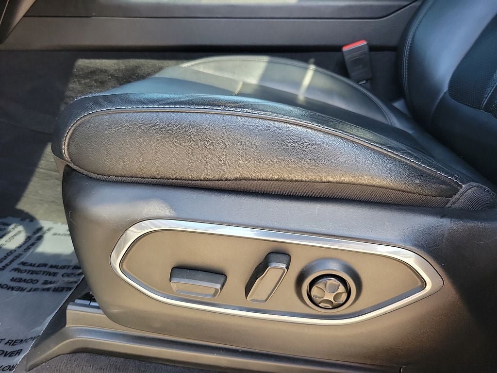 Used 2024 Jeep Wagoneer L 4WD w/ Premium Group I image 13