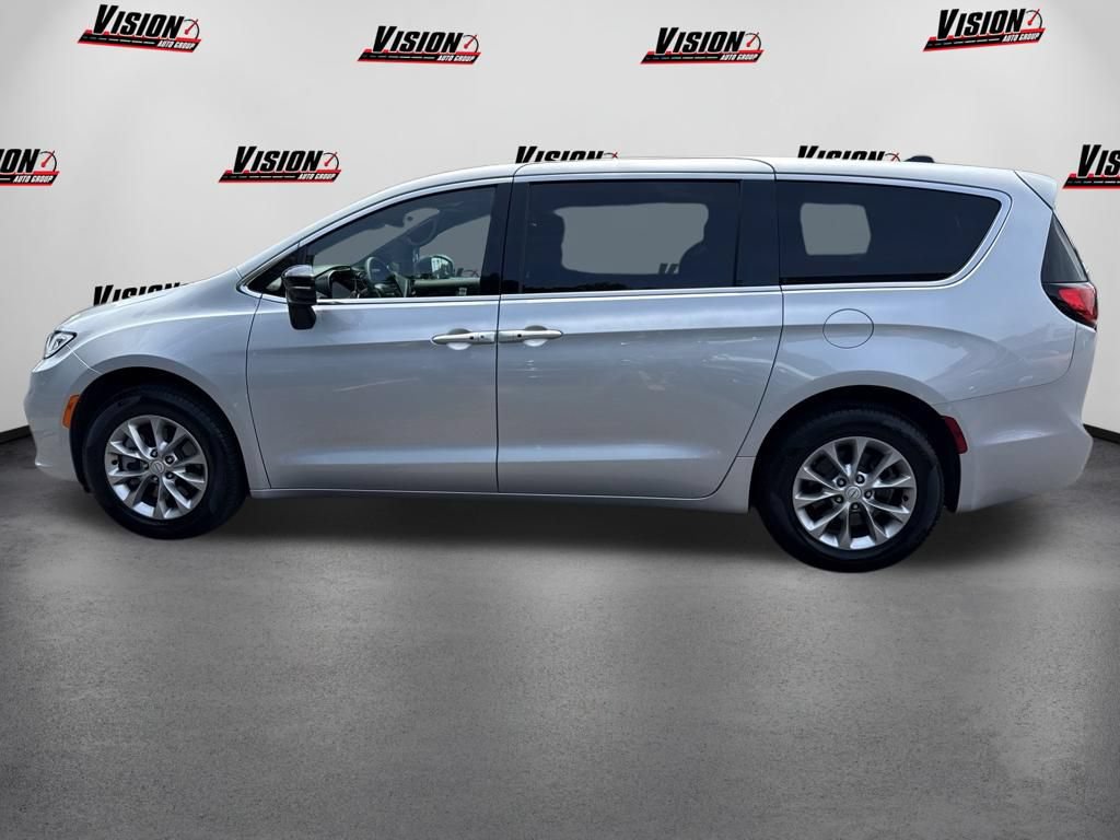 New 2026 Chrysler Pacifica Select AWD/4WD image 8