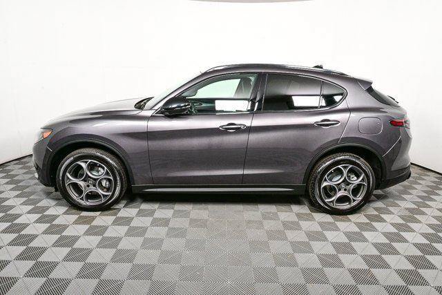 New 2025 Alfa Romeo Stelvio Sprint w/ Convenience Package AWD/4WD image 31