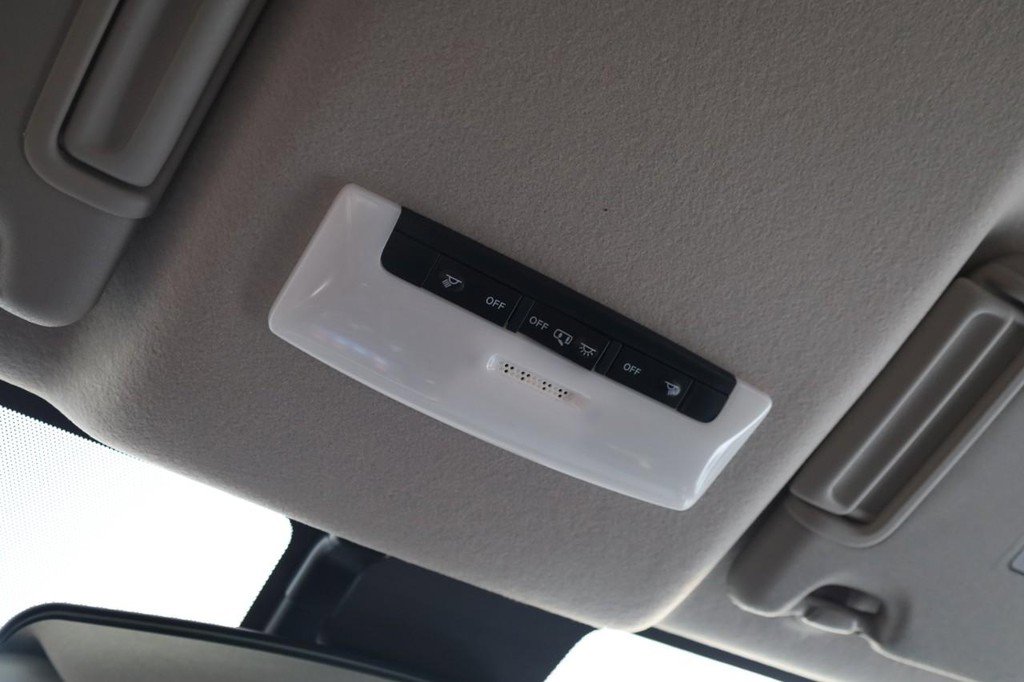 New 2025 Nissan Versa SV w/ Trunk Package FWD image 15