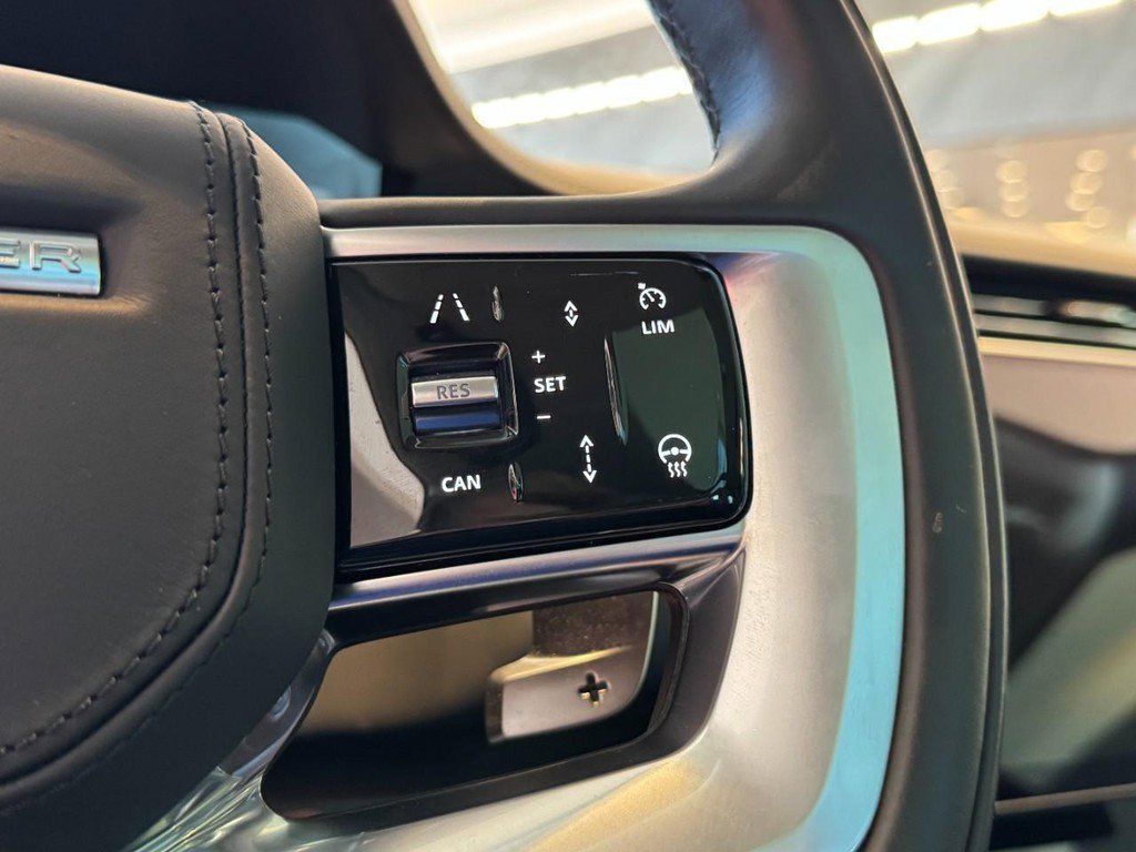 Used 2023 Land Rover Range Rover Autobiography image 19