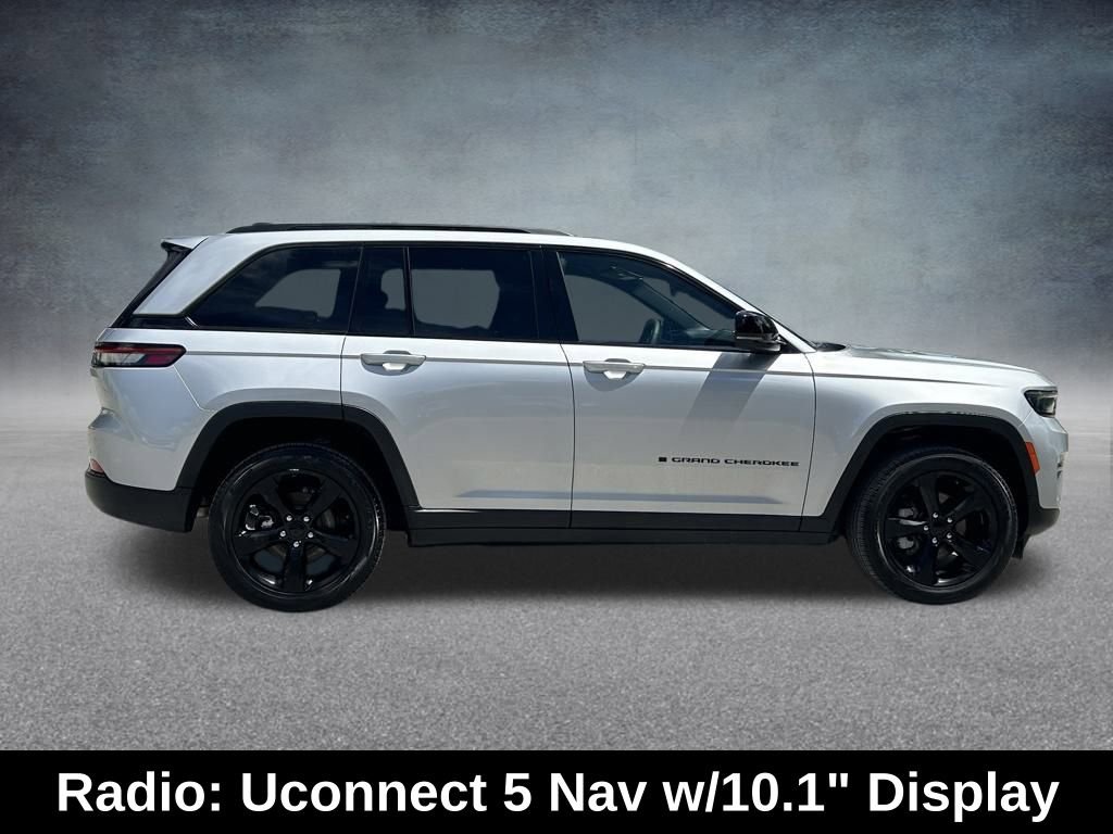 Certified 2024 Jeep Grand Cherokee Limited w/ Black Appearance Package image 6