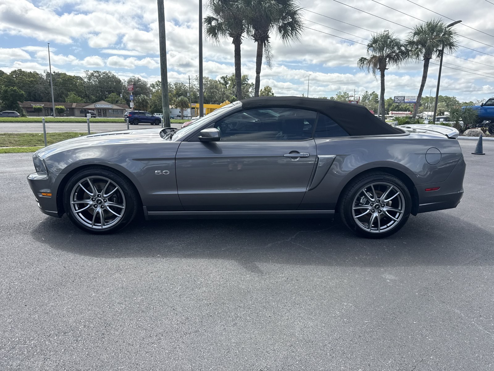 Used 2014 Ford Mustang GT Premium w/ Electronics Package RWD image 8