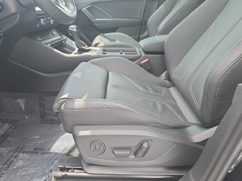 Certified 2025 Audi Q3 2.0T Premium w/ Convenience Package AWD/4WD image 21
