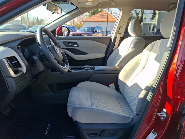 Used 2023 Nissan Rogue SV image 14