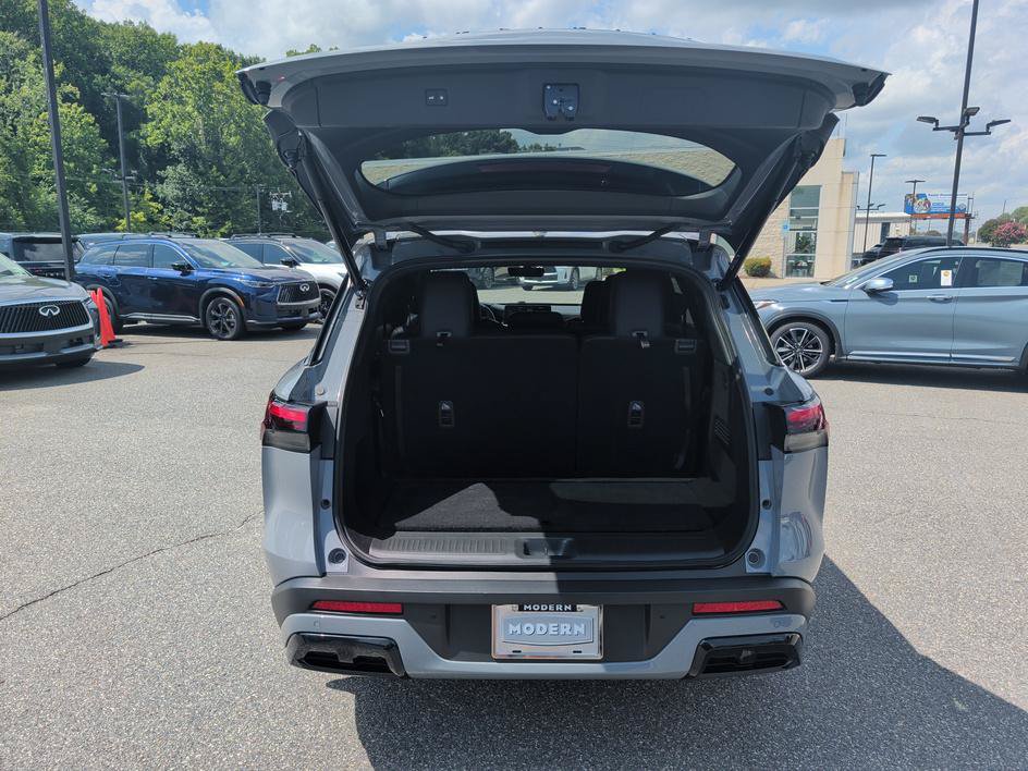 Certified 2025 INFINITI QX60 Luxe w/ Black Edition FWD image 15