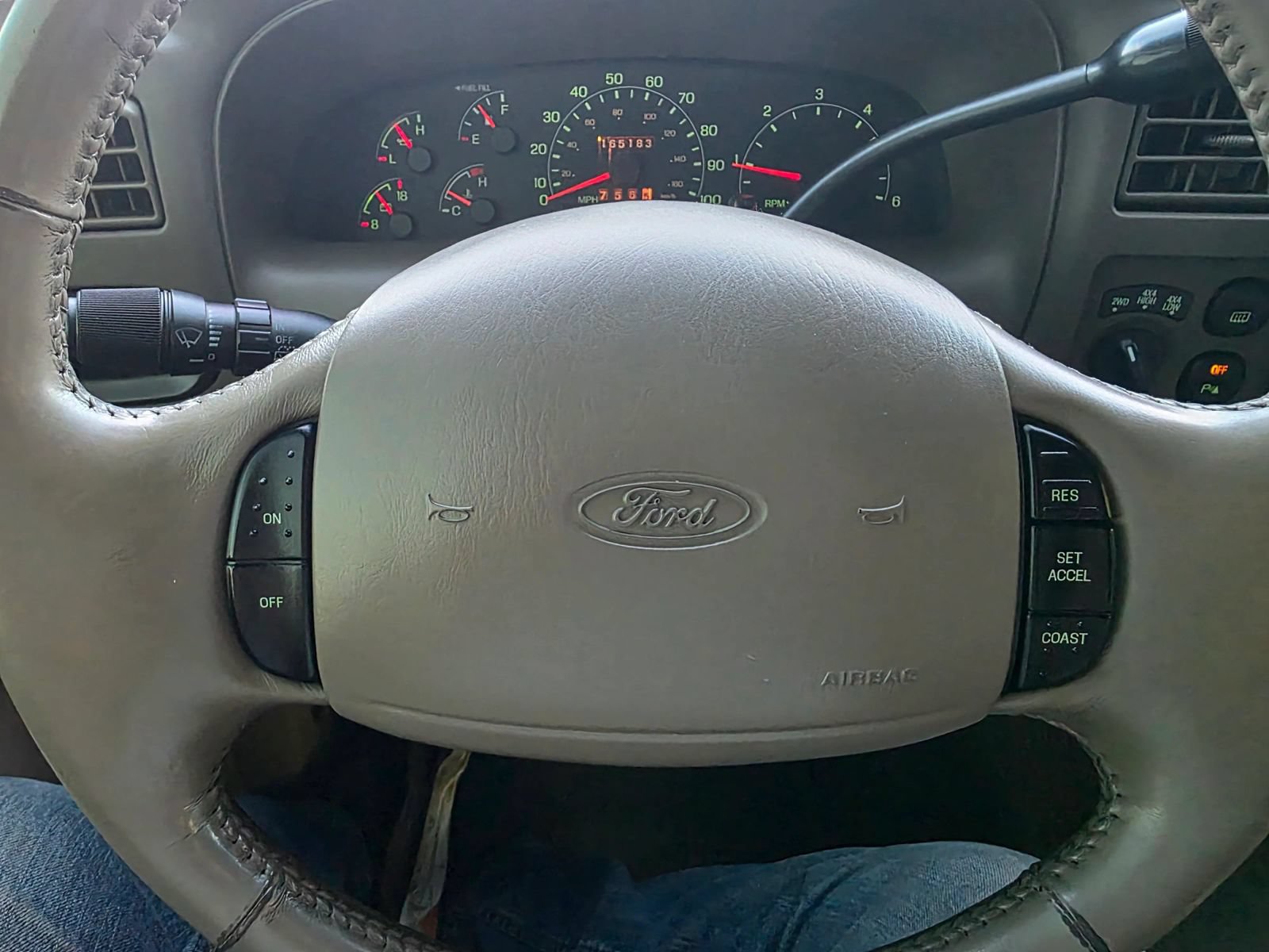 Used 2001 Ford Excursion Limited AWD/4WD image 17