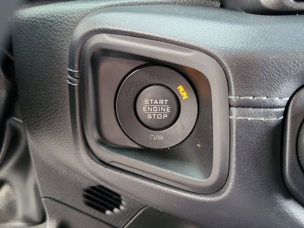 Used 2024 Jeep Wrangler Rubicon image 11