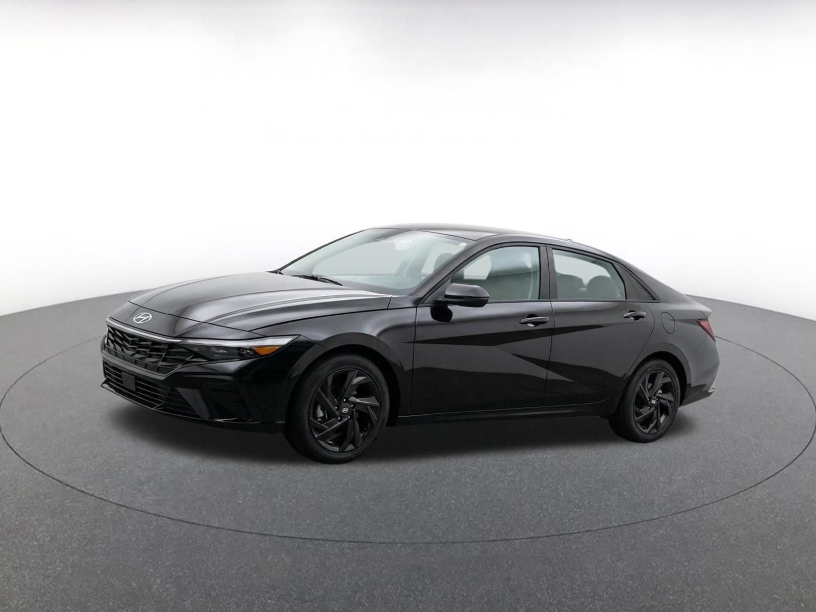 Used 2026 Hyundai Elantra Sport FWD image 3