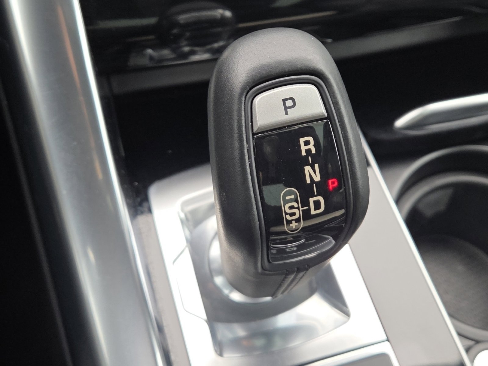 Used 2016 Land Rover Range Rover Sport HSE image 29