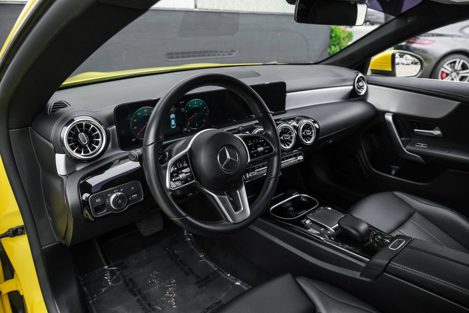Used 2022 Mercedes-Benz CLA 250 image 2