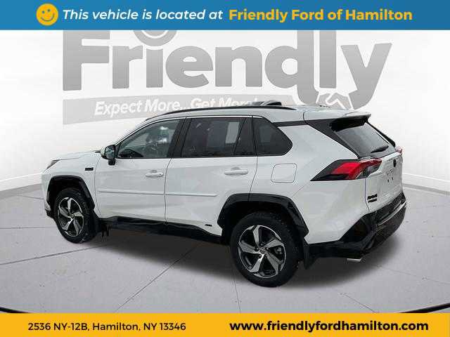 Used 2024 Toyota RAV4 SE w/ Weather & Moonroof Package image 10