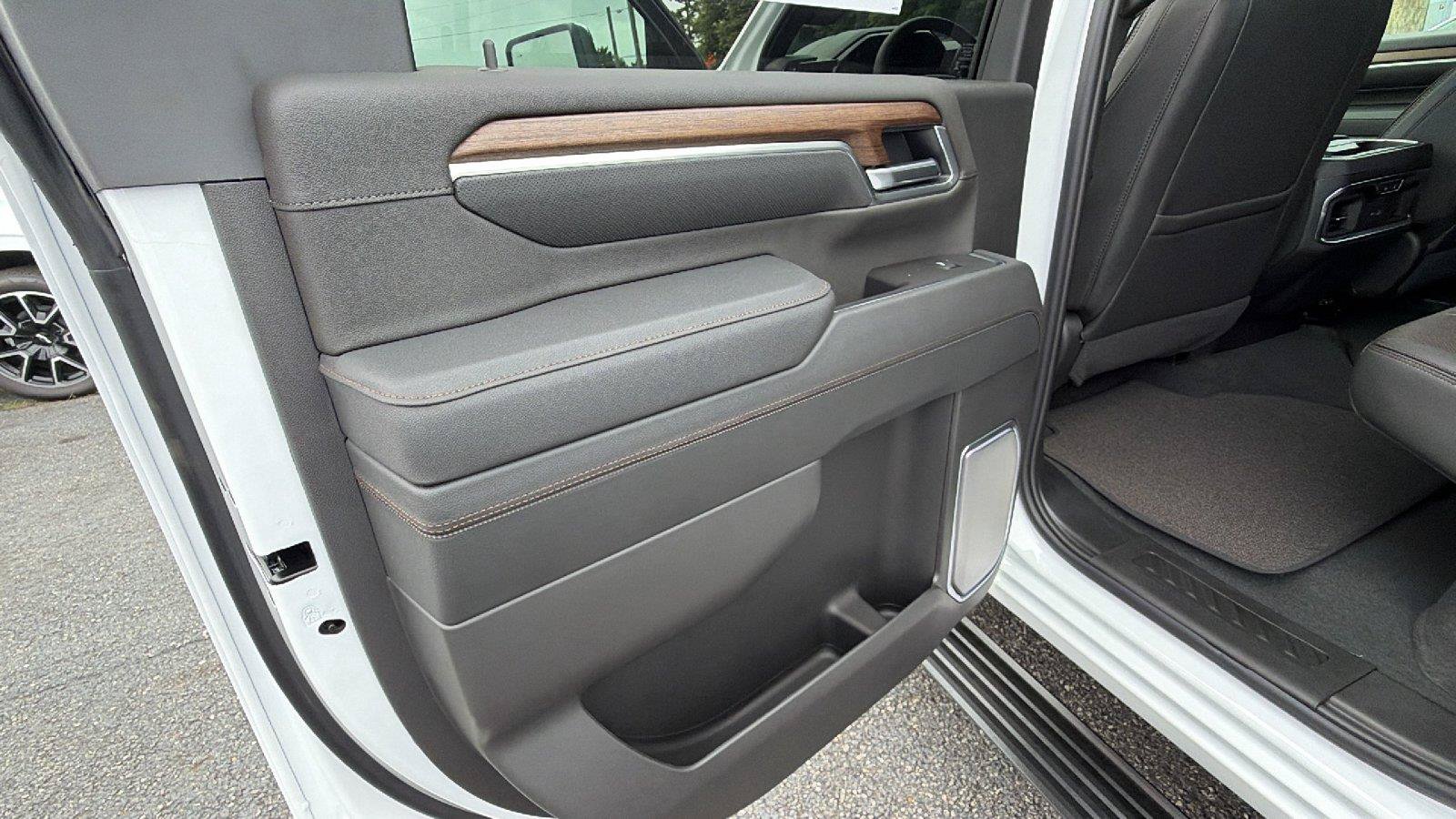 New 2026 Chevrolet Silverado 2500 High Country w/ High Country Premium Package AWD/4WD image 16