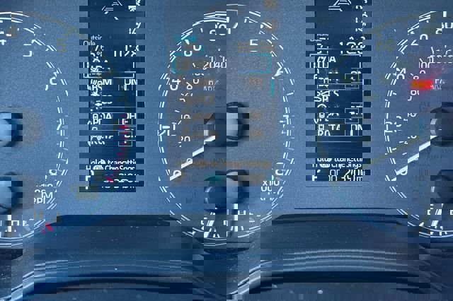 Certified 2023 Toyota Corolla Cross LE w/ Moonroof Package image 31