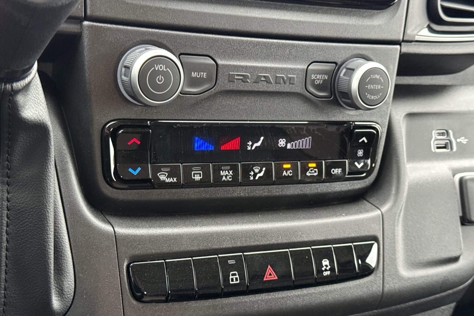 New 2026 RAM ProMaster 1500 w/ Convenience Group image 18