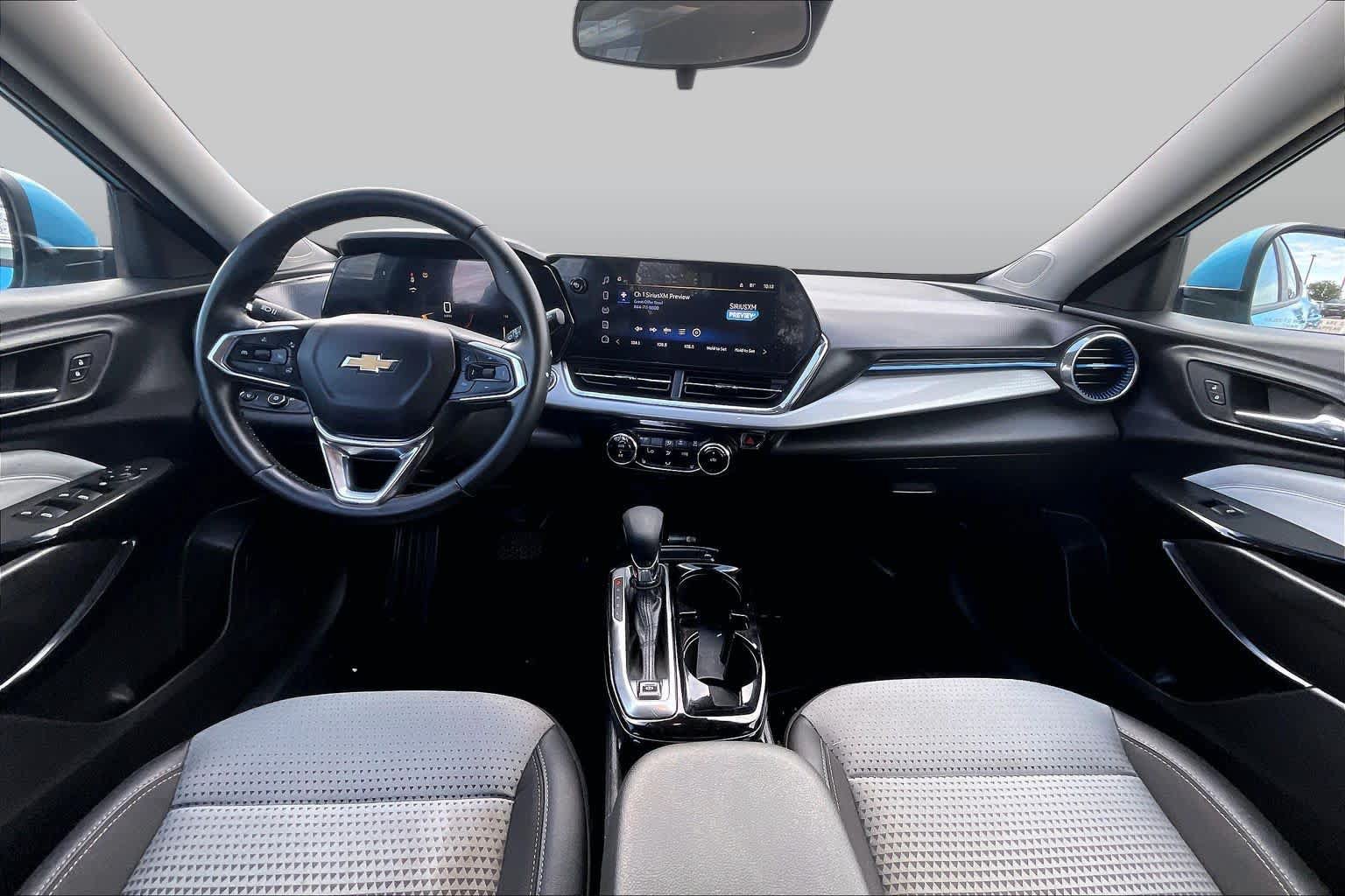 Used 2025 Chevrolet Trax LT w/ Driver Confidence Package FWD image 15