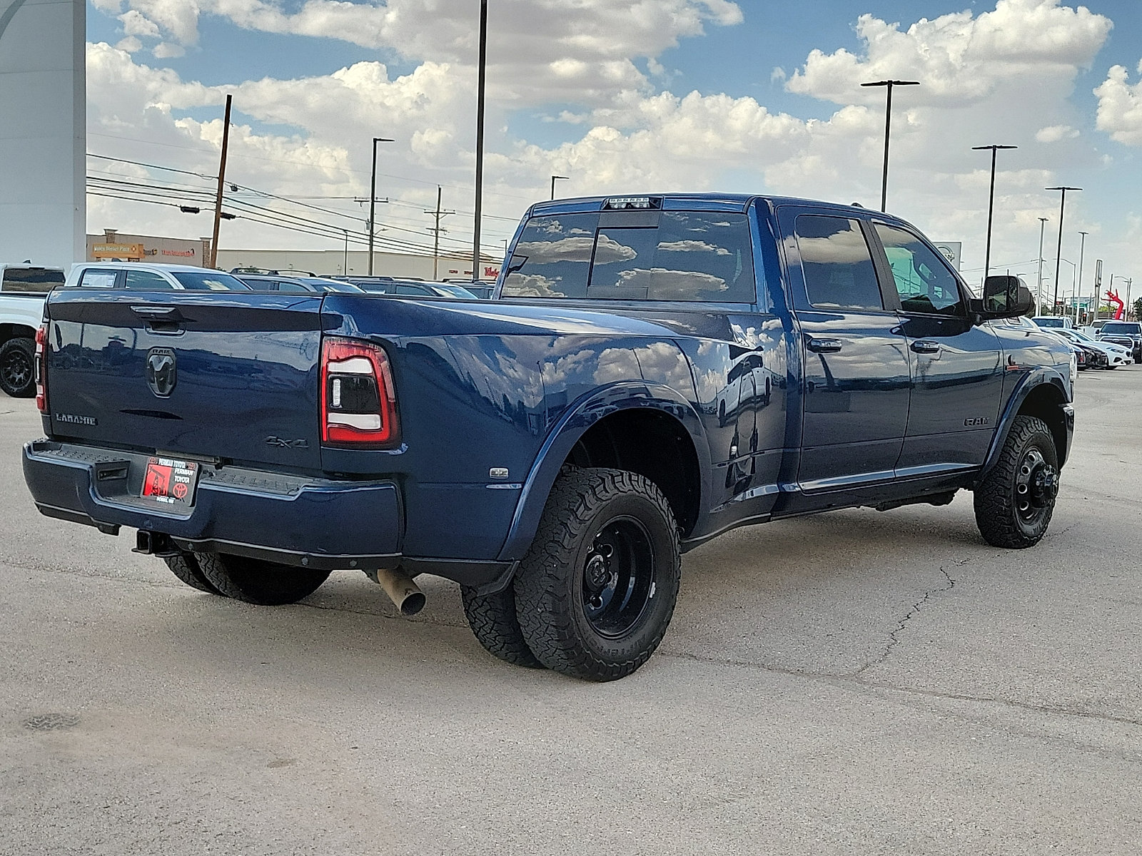 Used 2020 RAM 3500 Laramie w/ Night Edition AWD/4WD image 4