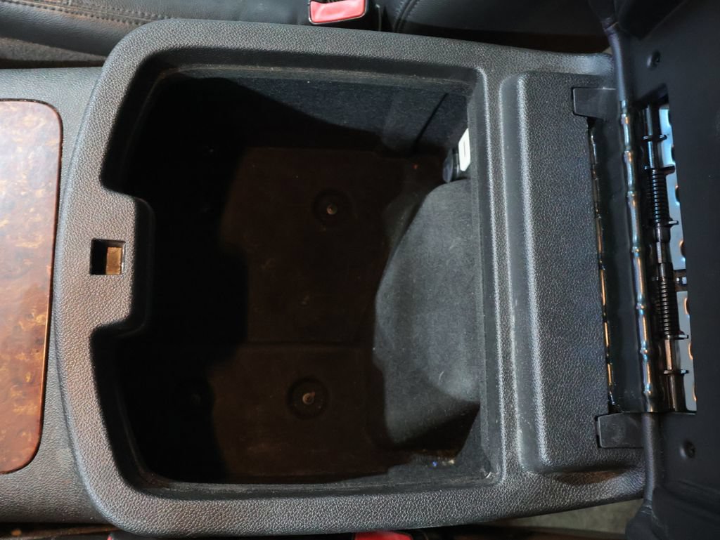 Used 2013 Chevrolet Avalanche LTZ AWD/4WD image 32