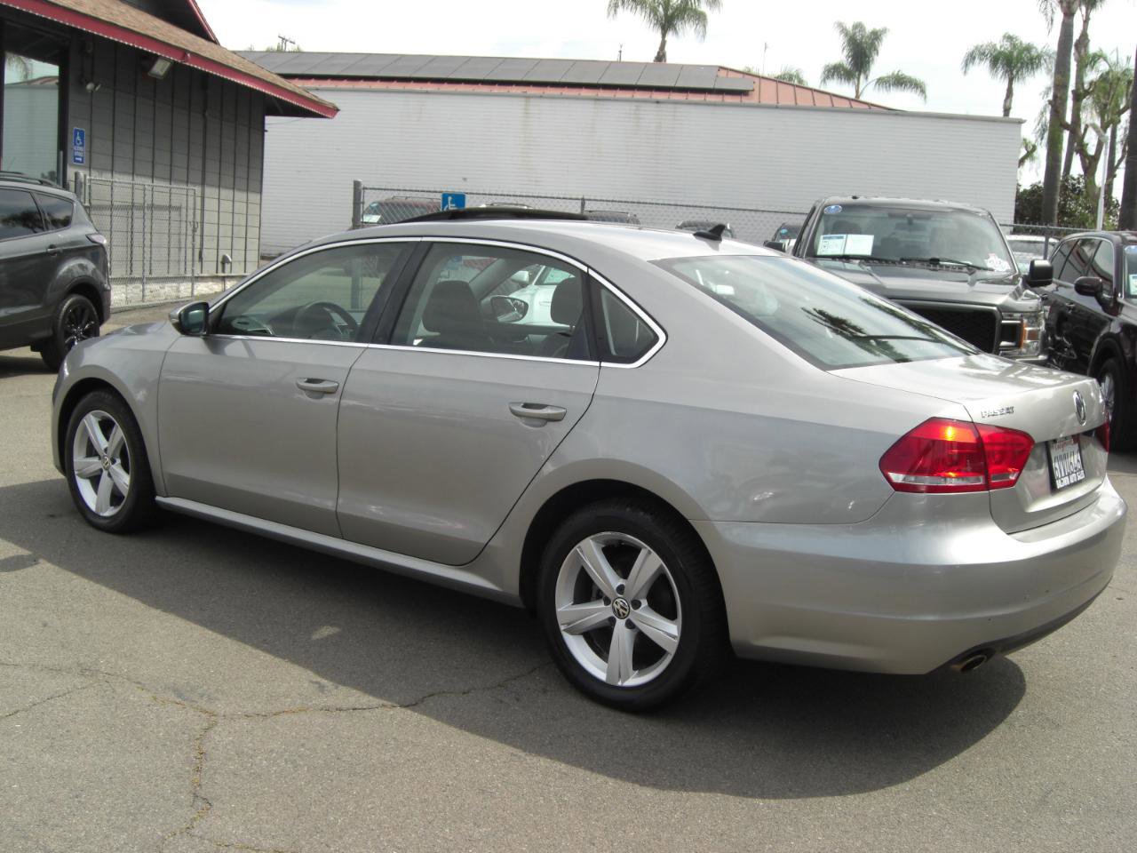Used 2012 Volkswagen Passat 2.5 SE image 12