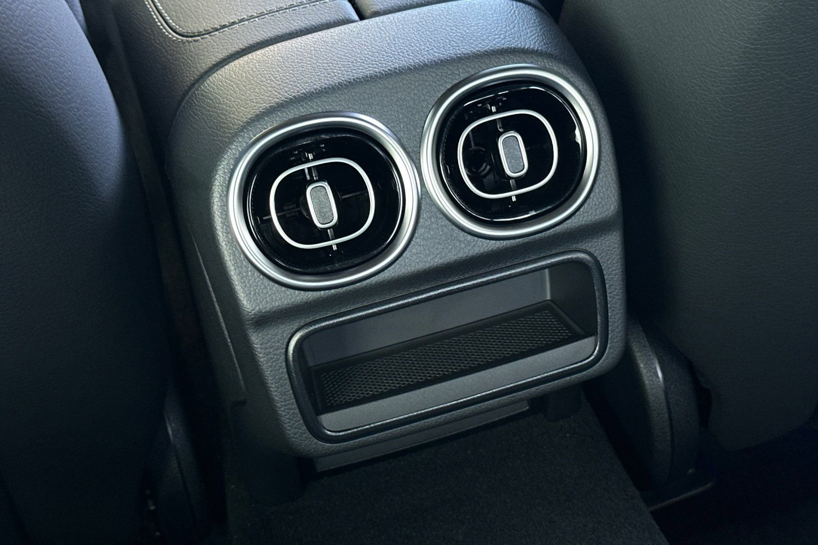 New 2025 Mercedes-Benz C 300 Sedan image 24