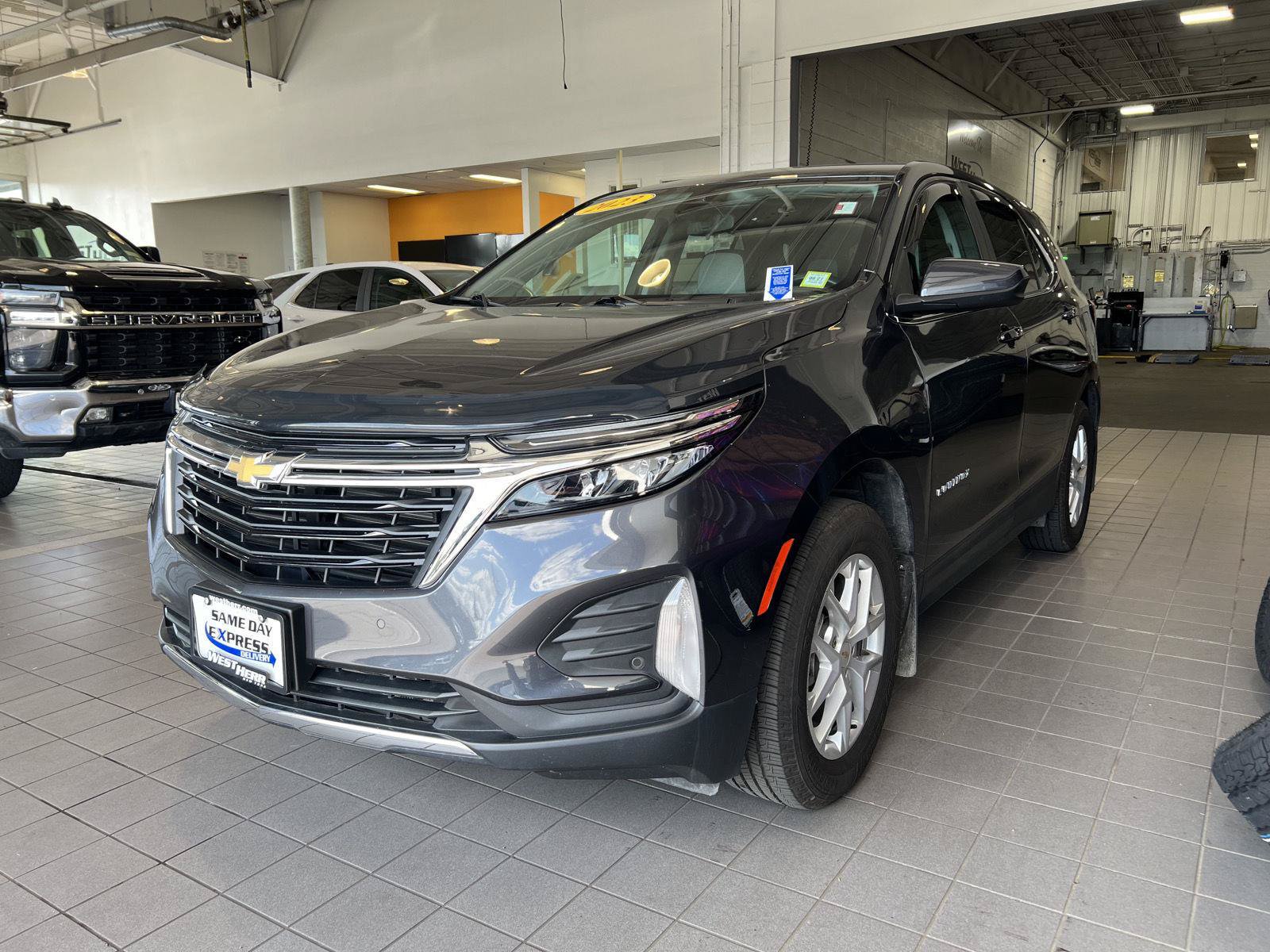Used 2023 Chevrolet Equinox LT AWD/4WD image 4