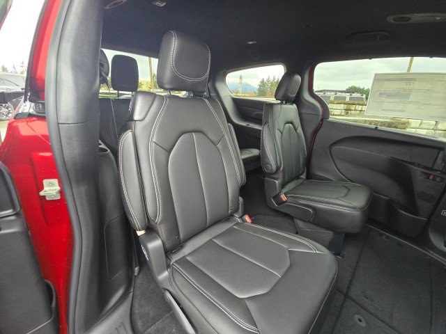 New 2026 Chrysler Pacifica Select w/ S Appearance Package FWD image 15