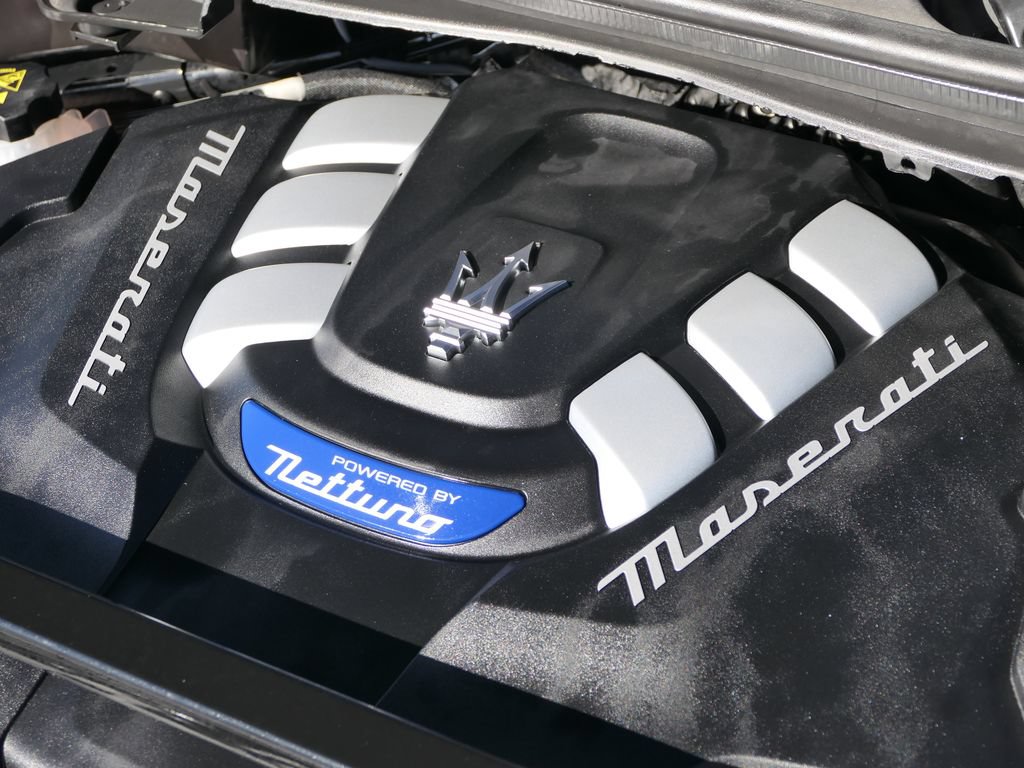 Used 2024 Maserati Grecale Trofeo AWD/4WD image 28
