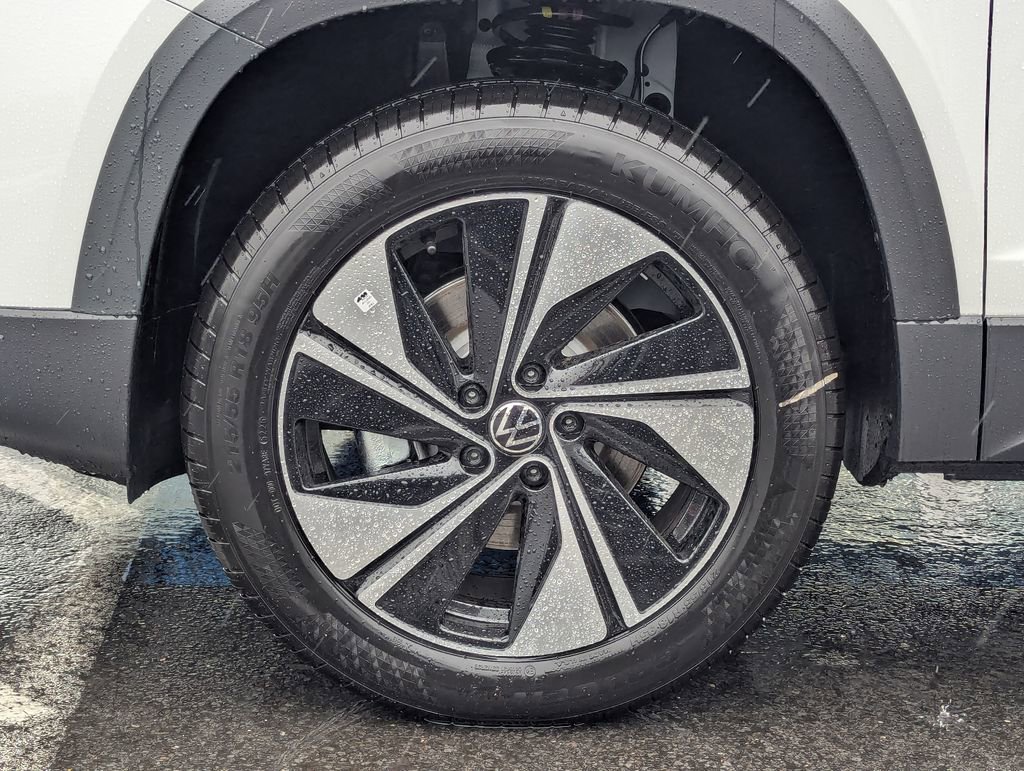 New 2026 Volkswagen Taos SE AWD/4WD image 36