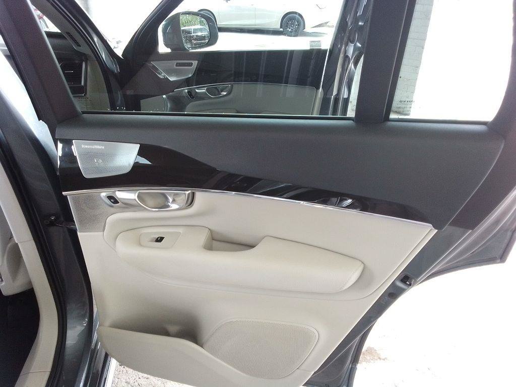Used 2017 Volvo XC90 T6 Momentum w/ Vision Package AWD/4WD image 27