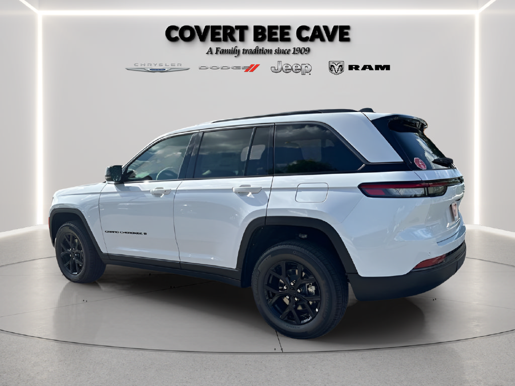 New 2026 Jeep Grand Cherokee Altitude RWD image 7