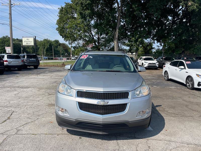 Used 2010 Chevrolet Traverse LT FWD image 2