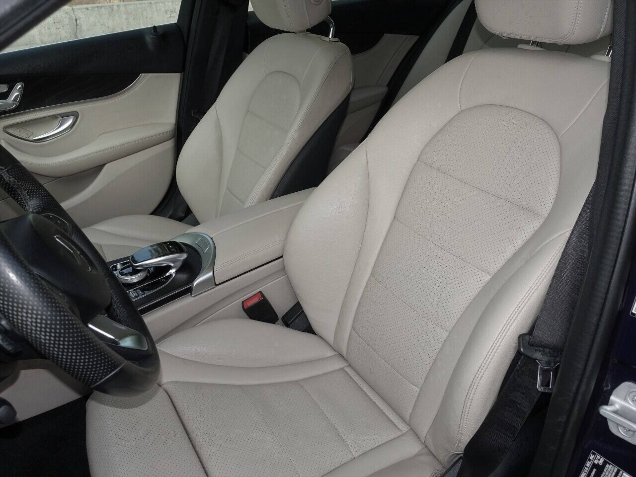 Used 2015 Mercedes-Benz C 300 Sedan image 33