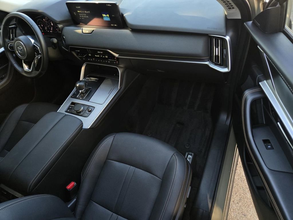 Used 2025 MAZDA CX-70 Plug-In Hybrid w/ Premium Pkg image 9
