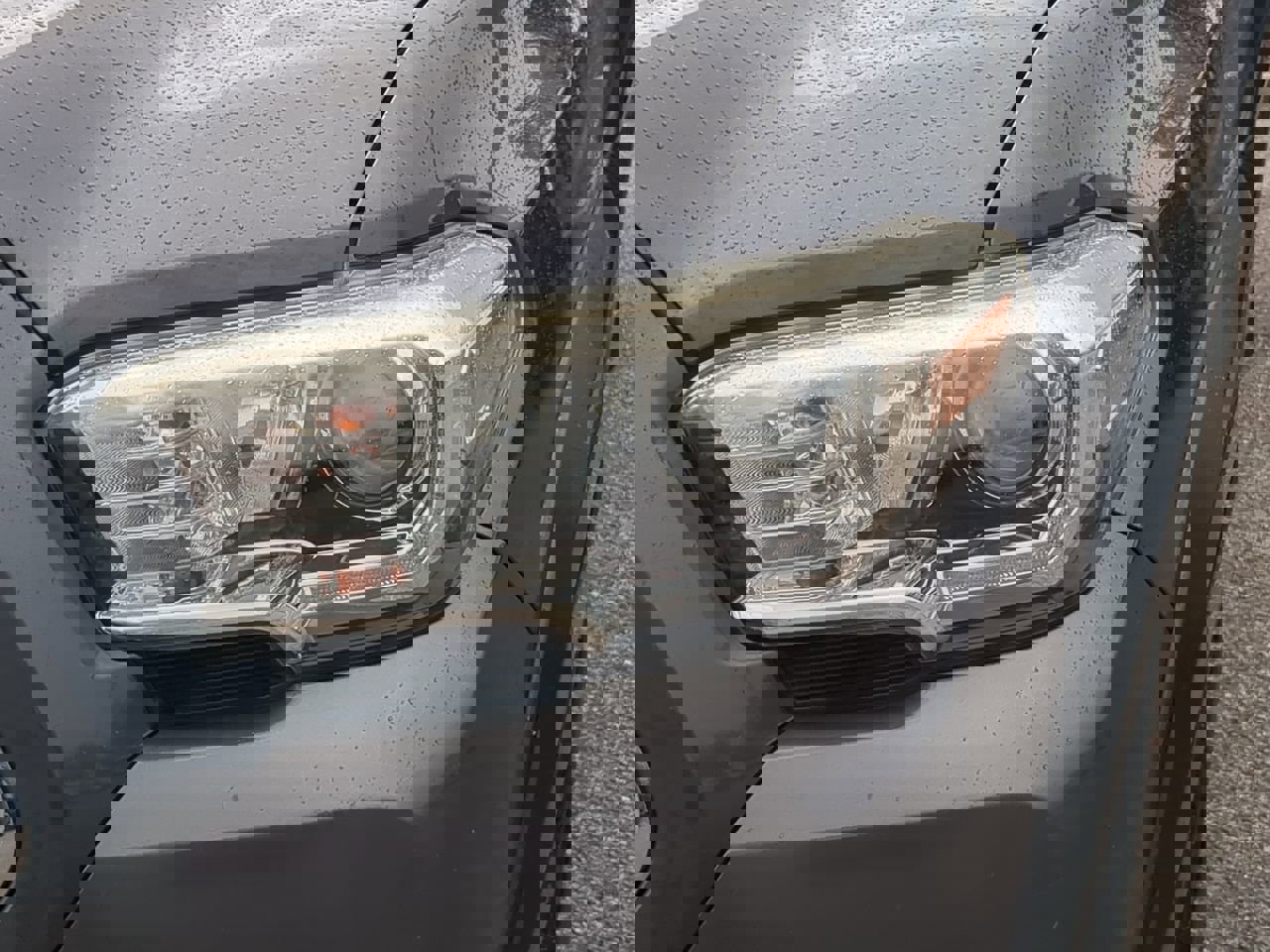 Used 2018 Toyota Tacoma TRD Off-Road image 10