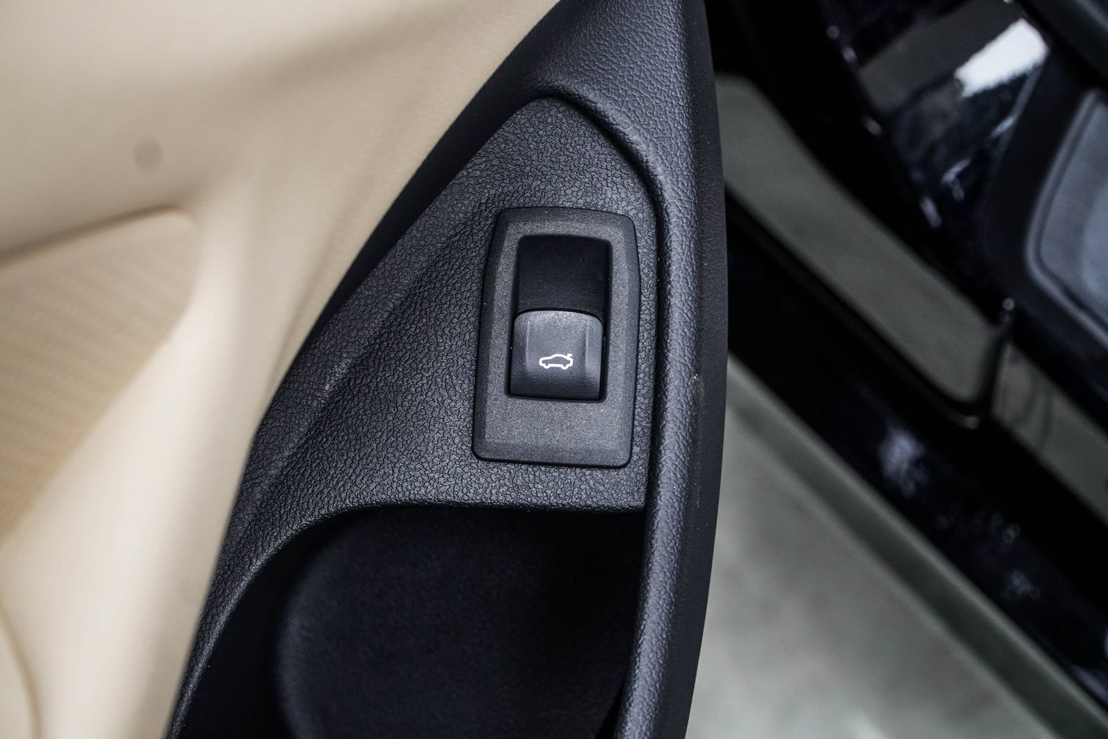 Used 2024 BMW 430i Convertible RWD image 40