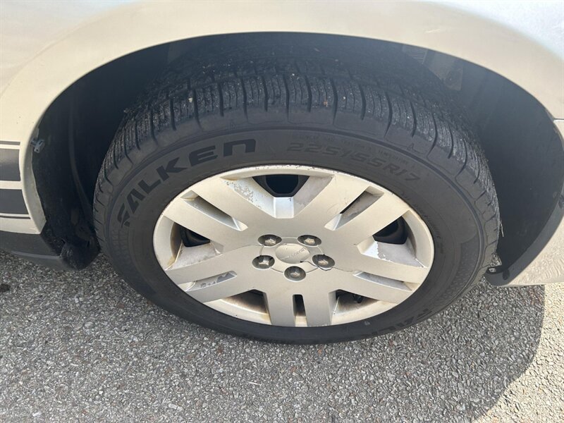 Used 2011 Dodge Avenger Express FWD image 30