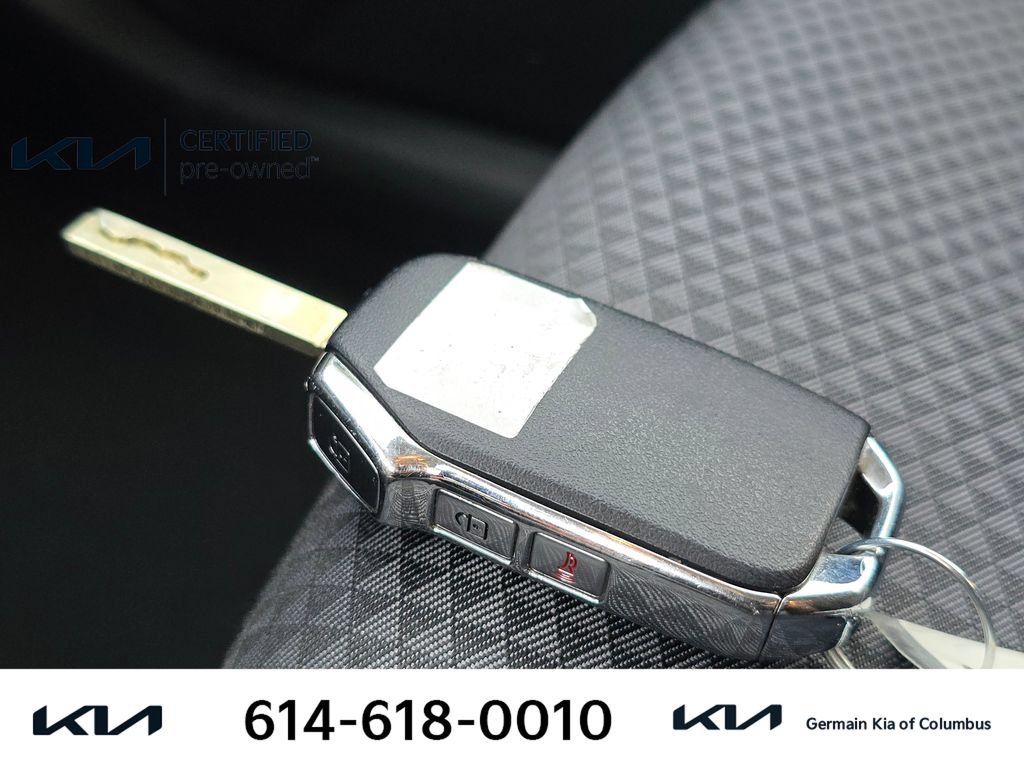 Certified 2025 Kia Soul LX w/ LX Technology Package FWD image 33
