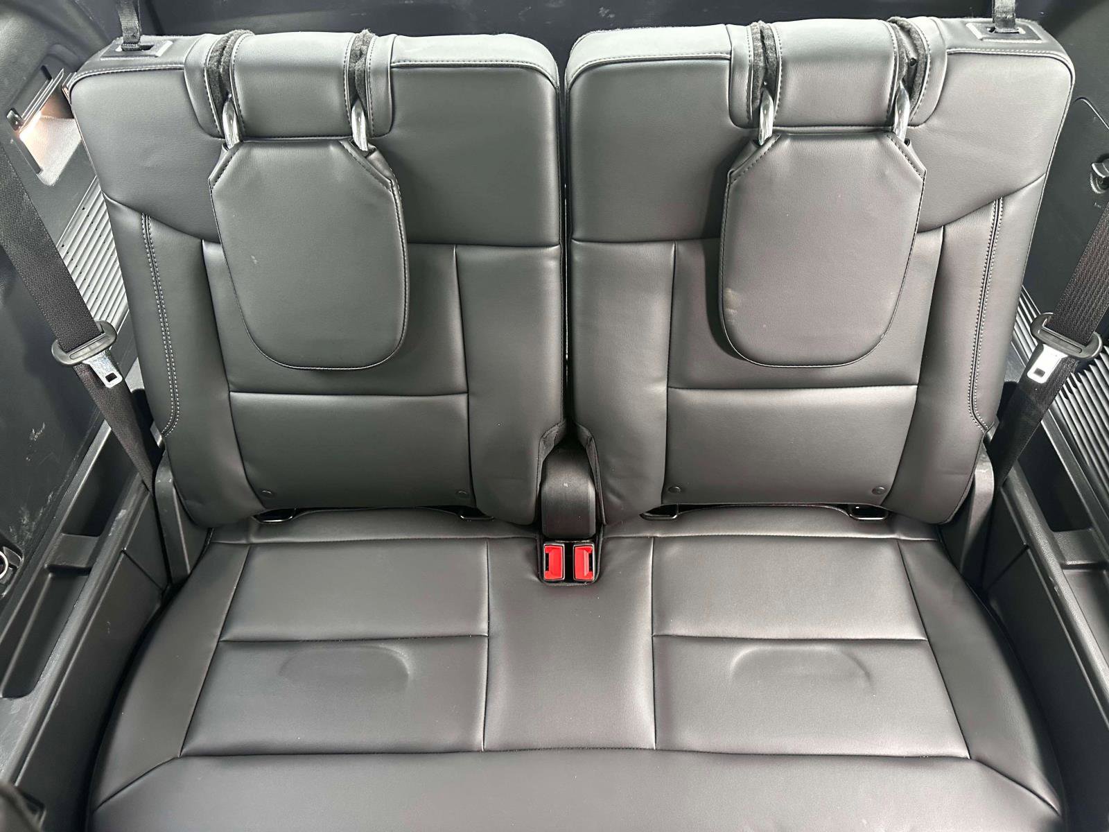 Used 2022 Ford Explorer XLT w/ Equipment Group 202A image 10