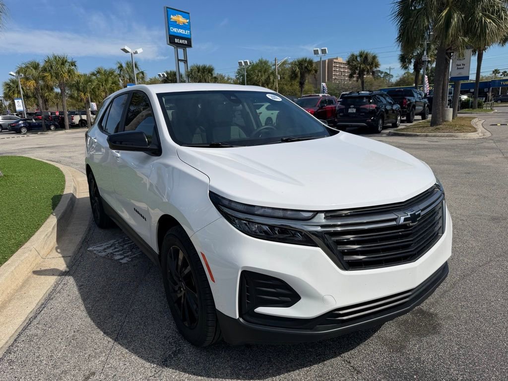 Used 2023 Chevrolet Equinox LS w/ LS Convenience Package image 2