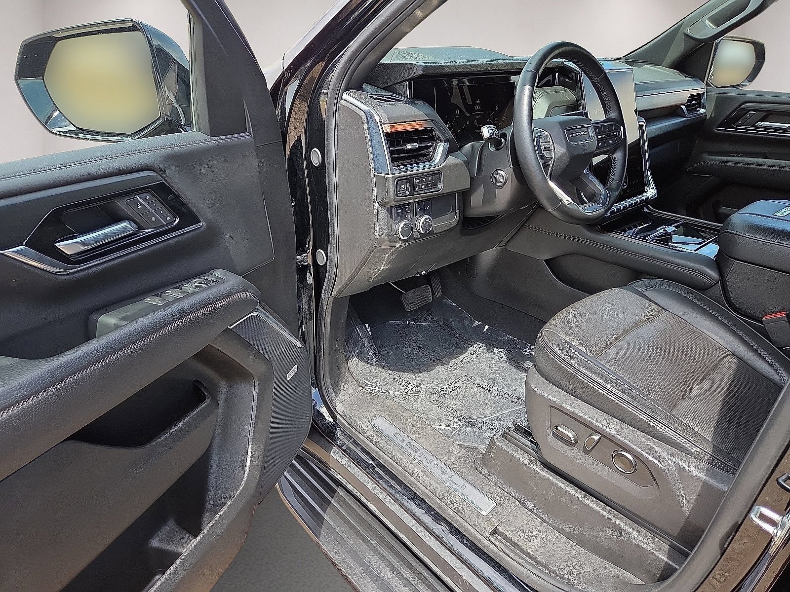 Used 2025 GMC Yukon XL Denali AWD/4WD image 22