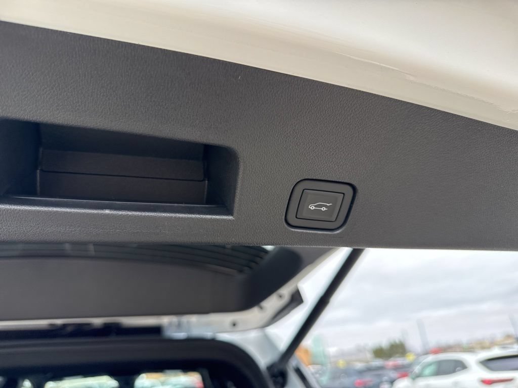 New 2026 GMC Acadia AT4 w/ Luxury Package AWD/4WD image 15